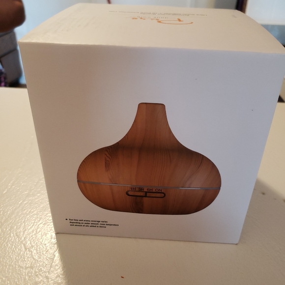 Woodgrain 500ml Aromatherapy Diffuser Plus 10 Essential Oils - Picture 2 of 7